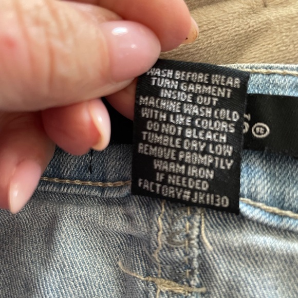 d. jeans Light Wash Button-Front Midi Denim Skirt - Picture 6 of 6